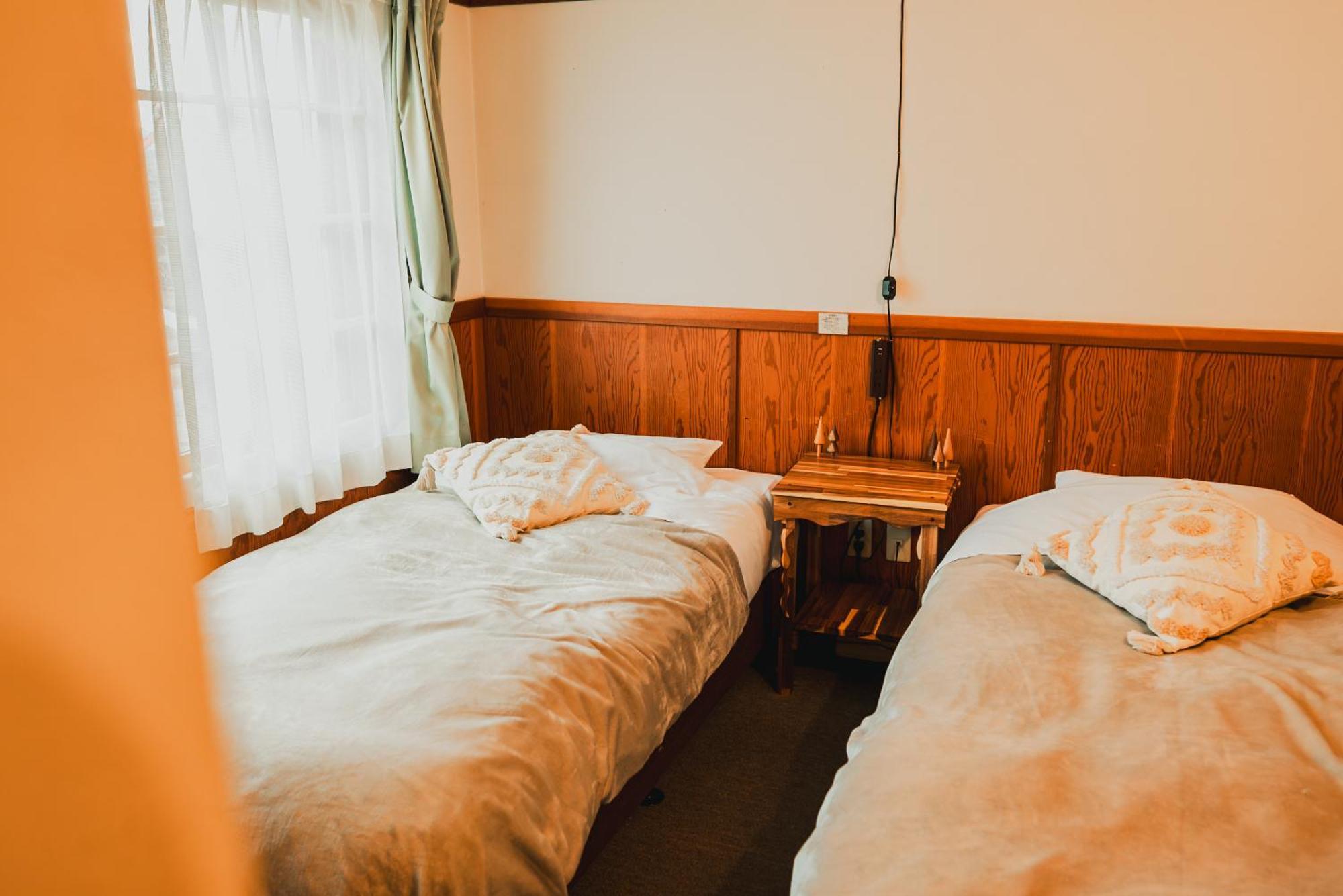 Hakuba Pension & Log Hotel Meteor Extérieur photo