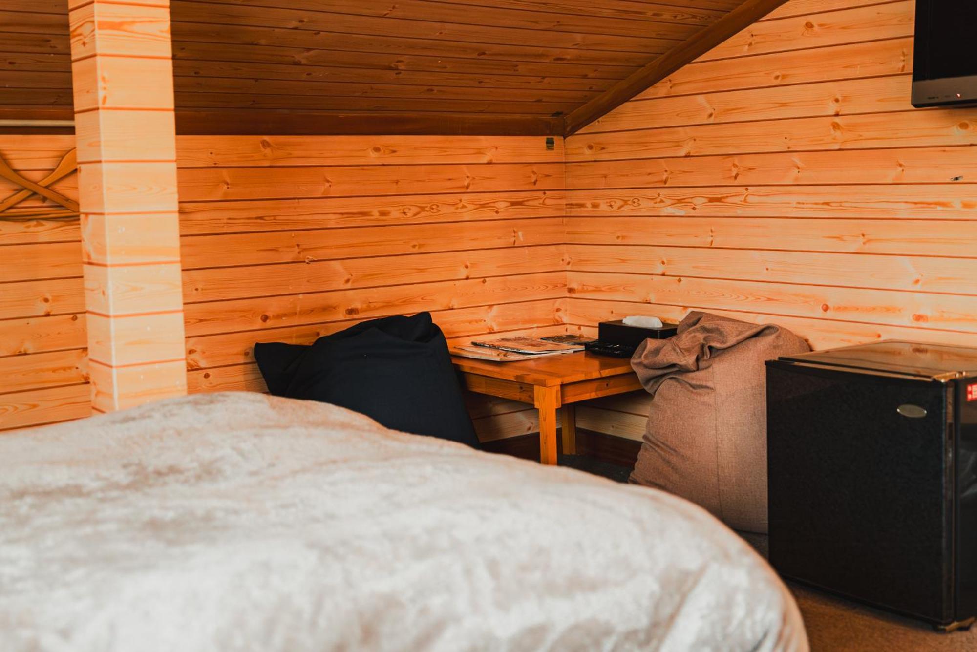 Hakuba Pension & Log Hotel Meteor Extérieur photo