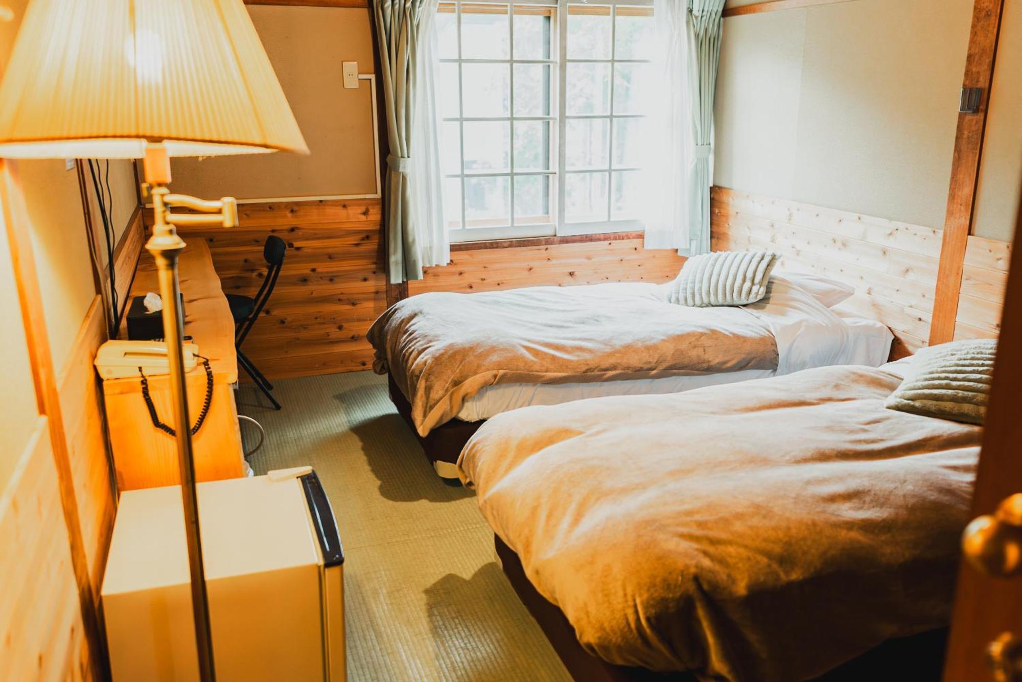Hakuba Pension & Log Hotel Meteor Extérieur photo