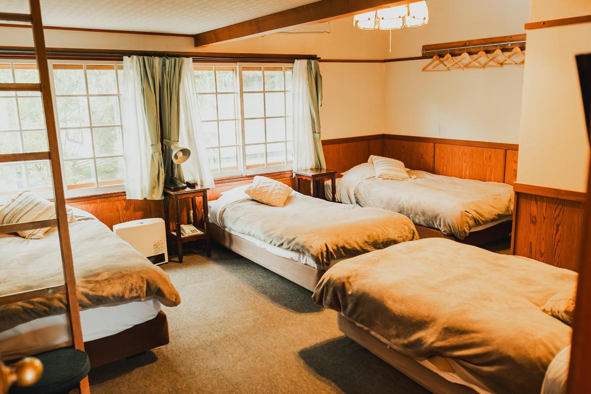 Hakuba Pension & Log Hotel Meteor Extérieur photo
